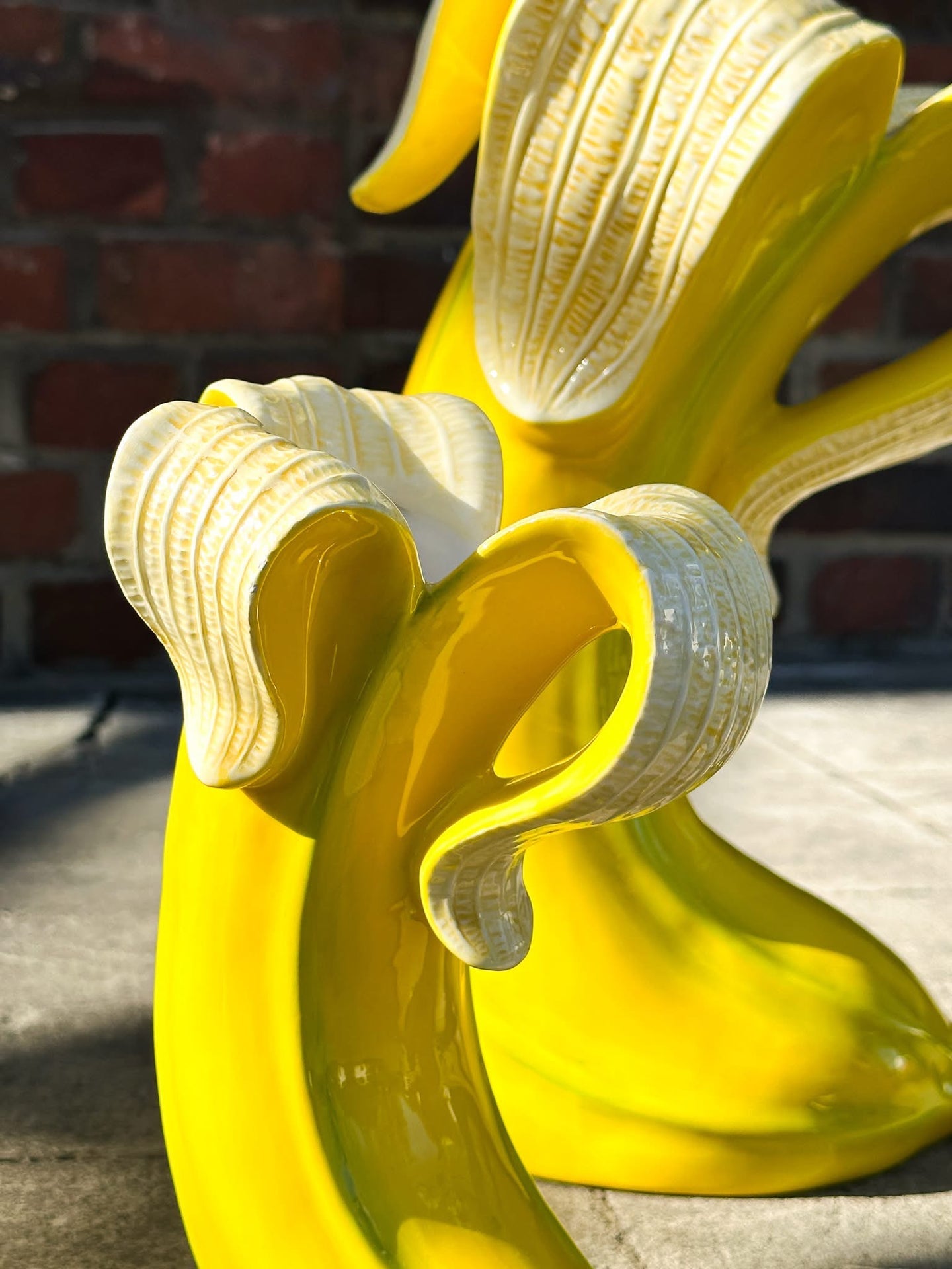 Grand Vase Banana Romance