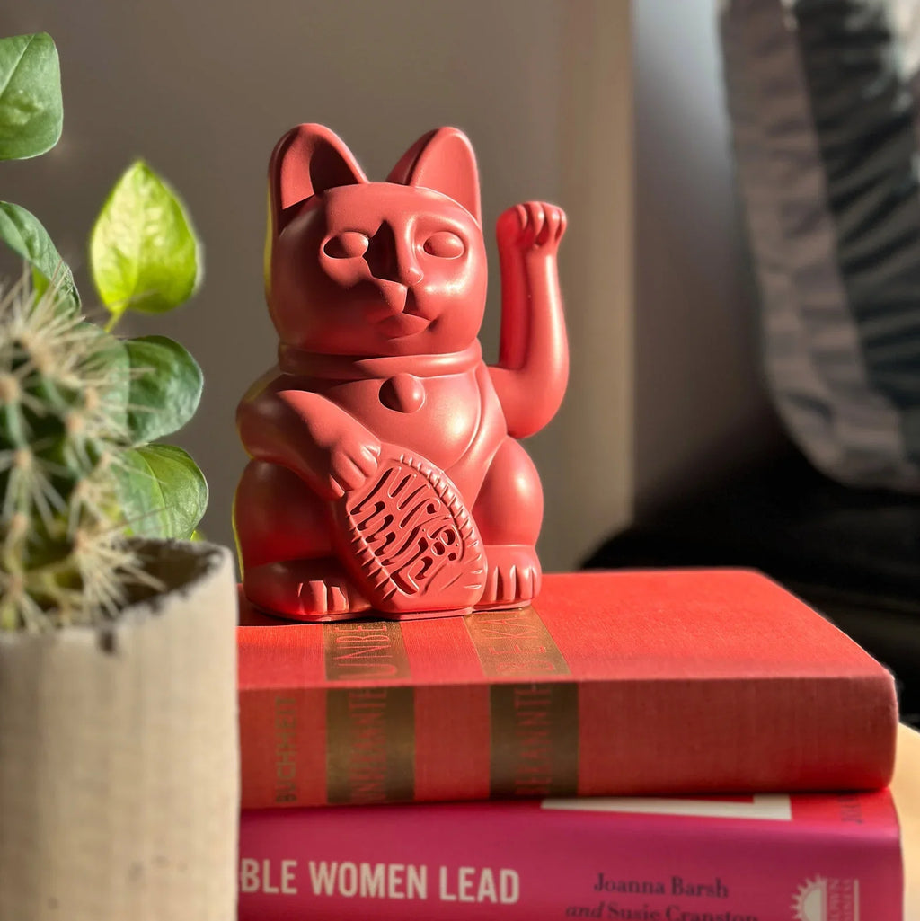 Lucky Cat Red Berries - MissPompadour Edition