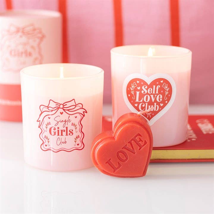 Candela di San Valentino a forma di cuore rosso