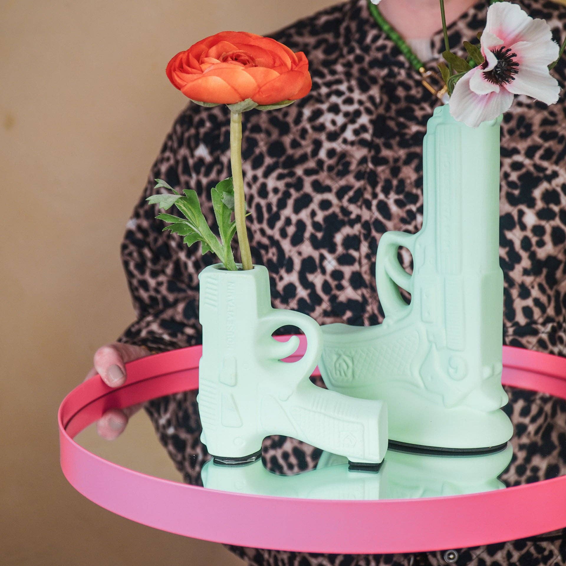 Vaso - Pistola - Ceramica - Verde menta - 12x5x12cm