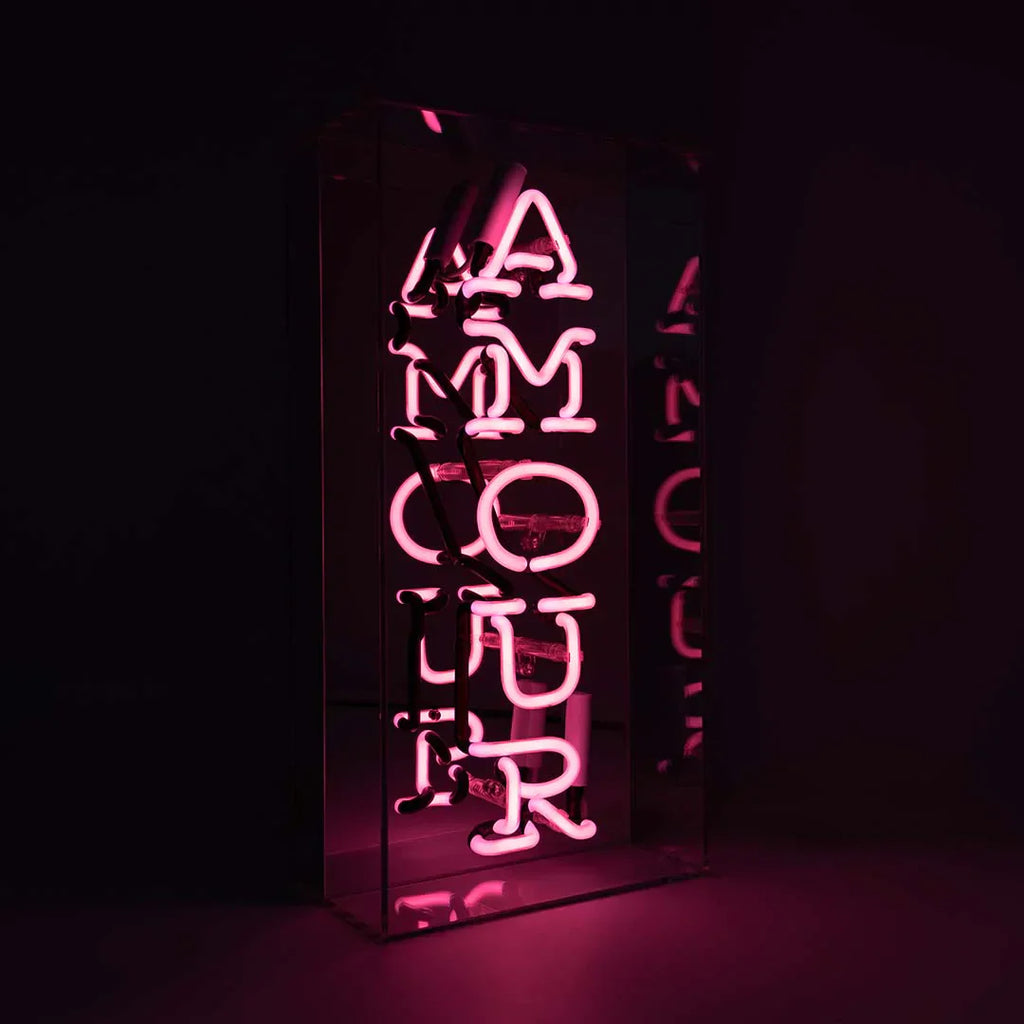 Insegna al neon Amore