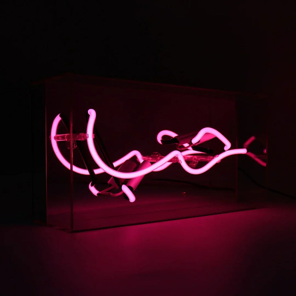 Insegna al neon 'HUB' (Amore in arabo)